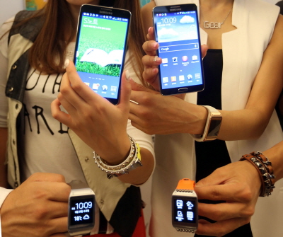 갤럭시 노트 3 · 갤럭시 기어 국내 출시