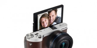 삼성, 180°회전 미러리스 카메라 ‘NX300M’ 출시