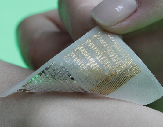 피부에 붙여 진단·치료 ‘웨어러블’ 개발