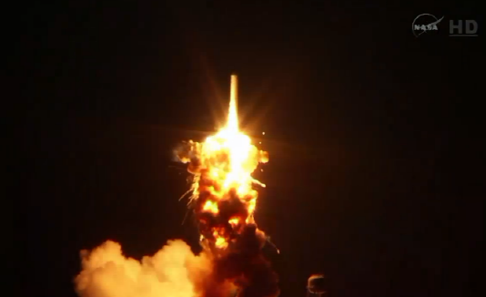 NASA 무인 로켓, 발사 6초 만에 공중 폭발