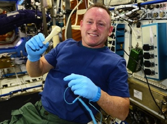 우주서 받은 데이터 3D프린터로 출력