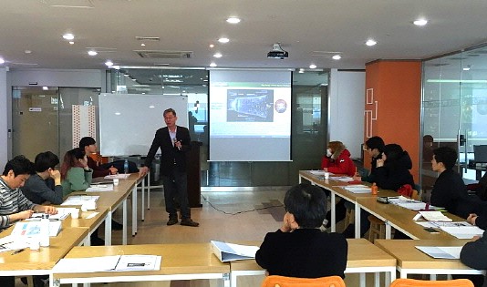 롤링스톤 대학, 통찰력과 열정 가득한 첫 강의 시작