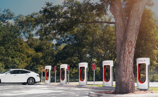 테슬라, 모델3 급속 충전소 ‘슈퍼차저’ 유료로 이용해야