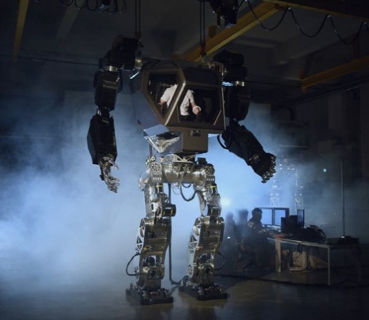 한국미래기술이 개발한 탑승형 로봇 ‘메소드-1’