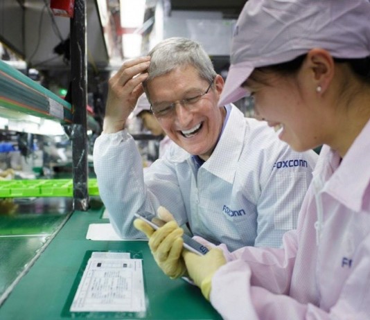 미국산 아이폰 나오나?…폭스콘, 미국으로 사업 확장 검토 중