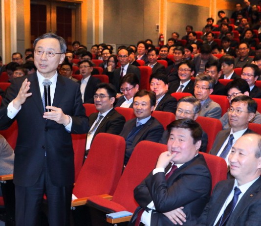 KT 황회장, “3년 뒤 ‘플랫폼 사업자’로 변신”