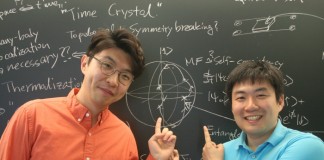 공간 아닌 시간에서도 자발적 대칭 깨짐 발생…불연속 시간결정이란?