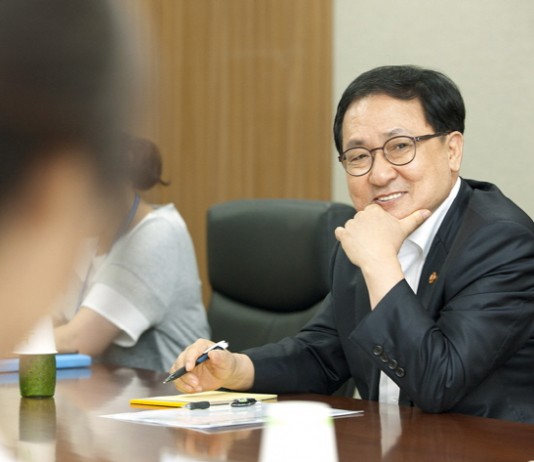 유영민 장관 첫 현장 행보, 과학기술인들 만나