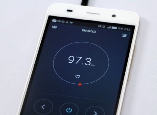 내년부터 스마트폰 FM라디오 수신 기능 탑재