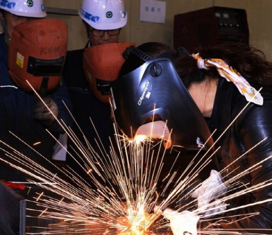 기술 유리천장 깬 여성 1호 용접기능장