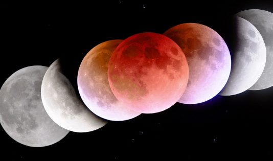한여름 밤 우주쇼… 28일 개기월식, 27일 화성 접근