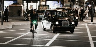 자전거 안전을 지켜주는 라이트