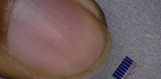 옷에서 스마트폰 충전…벼룩 크기 태양전지 원단 개발