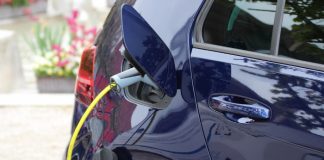 1회 충전 전기차 2,000km 주행 가능 배터리 등장?