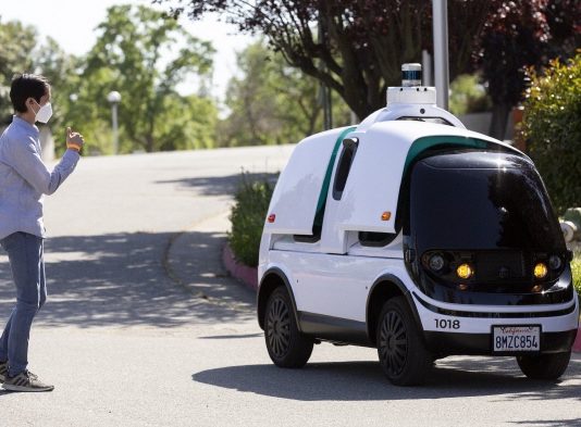 코로나19 의료현장에 투입된 자율주행차