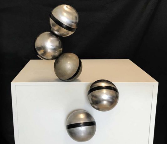 애니 ‘빅히어로’처럼 스스로 군집하는 금속 공 로봇