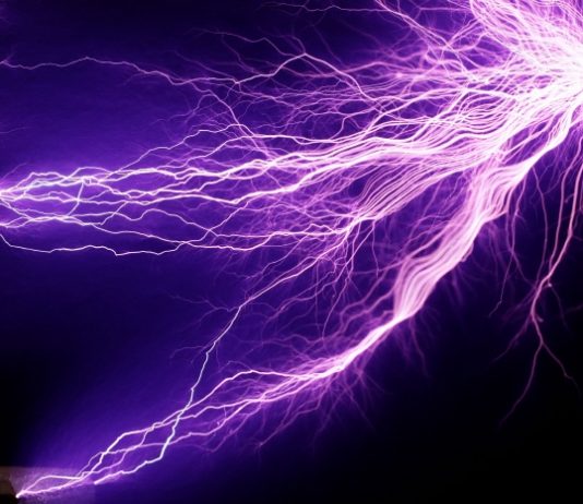 집안 아무곳에서 스마트폰 무선충전 기술 개발