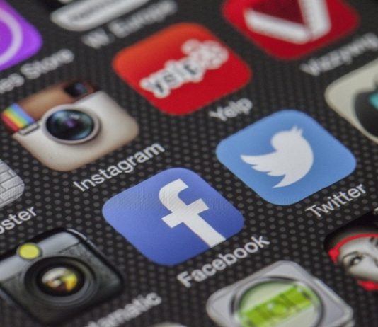 위기의 페이스북, “이용자 증오·분노 부추겨왔다”