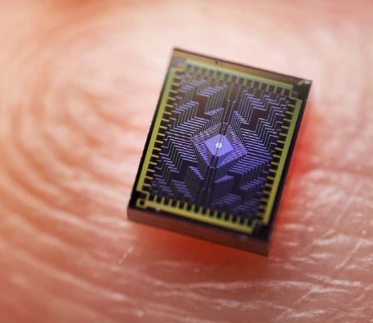 인텔, 12양자비트 양자컴퓨터 칩 ‘터널 폴’ 발표